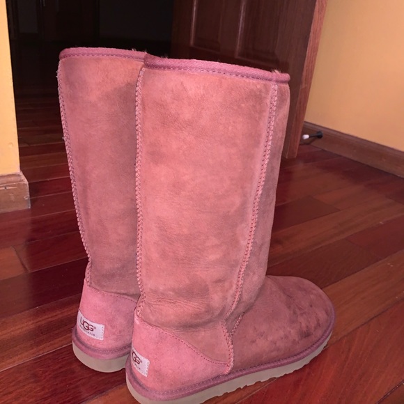 Maroon UGGS - Picture 4 of 6